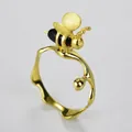 Creative 925 sterling silver bee ring with natural agate and flowing honey design - US 7 / Gold