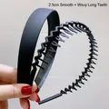 Set di due cerchietti neri opachi con una fascia liscia e un design ondulato a denti lunghi - [infrangibile] Superficie Liscia Da 25 Mm + Denti Lunghi E Ondulati