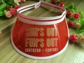 Rote transparente PVC-Sonnenblende mit weißem Rand und Southern Comfort Aufdruck - Roter Transparenter Stil mit Englischen Buchstaben