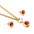 Goldenes Schmuckset mit roten Kristallanhängern und Kristall-Heiligenschein - Gold Rot (KS136105-Z)