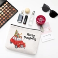 Weihnachts-Kosmetiktasche mit Vintage-Auto-Motiv und Tannenbaum auf beigem Canvas-Stoff - Stil C (Vintage rotes Auto mit Geschenken)