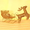 Decorazione natalizia in ferro dorato con renna e slitta, rifinita con glitter brillanti - Piccola Slitta con Renne / Oro