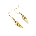 Boucles d'oreilles ailes en acier inoxydable doré poli avec crochet sur fond blanc - Doré