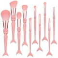 Set di 10 pennelli trucco a sirena rosa con manici a scaglie su sfondo bianco puro - Rosa