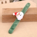 Bracciale a scatto natalizio verde in peluche con piccola bambola Babbo Natale - Babbo Natale