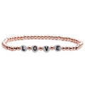 Pulsera LOVE para mujer con cuentas de cobre de 4mm oro rosa en fondo blanco - Oro rosa