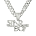 Detailansicht der silbernen Cuban-Kette mit SINR BOY Diamant-Buchstaben-Anhänger - Silber Buchstaben - 50cm Cuban Link Halskette