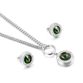Silbernes Schmuckset mit grünem Kristallanhänger und passenden Ohrsteckern auf Weiß - Silber Grün (KS136108-Z)