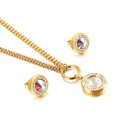 Goldenes Schmuckset mit rundem schillerndem Kristallanhänger Halskette und Ohrsteckern - Gold Aurora (KS136111-Z)