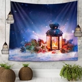 Detalle de tapiz navideño con farol vintage, piñas de pino y escena nocturna de nieve - Estilo 1-Linterna de Invierno Nieve / 150x130cm