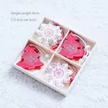 Set di 12 decorazioni natalizie in legno rosso e bianco con fiocchi di neve e alberi - Stile Fiocco di Neve e Albero (Set di 12)