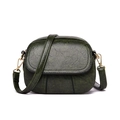 Sac à bandoulière demi-lune vert foncé texturé avec détails dorés et sangle réglable - Vert
