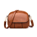Petit sac bandoulière rond en cuir PU marron avec rabat et détails dorés - Marron