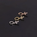 Drei Paar Mini-Zirkon-Kreuzohrringe in Roségold, Gold und Silber auf schwarzem Grund - Kreuz-Anhänger-Stil (Stil 13-272) / Silber