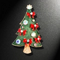 Exquisito broche de árbol de Navidad verde con lazo rojo y cristales de colores en metal - Estilo de Árbol de Navidad de Esmalte Verde (YNCP736-1)
