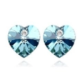 Elegante paio di orecchini a lobo a cuore in cristallo azzurro con un piccolo diamante lucido - Acqua