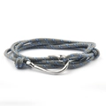 Detalle de la pulsera de cuerda náutica trenzada con cierre de anzuelo gris y azul - Gris y Azul / Gancho de Plata