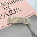 Minimalist 8.5cm acetate hair clip featuring an elegant cream marble texture - Marble Gray
