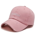 Roze gewassen baseballcap met versleten details en wit Saturday borduursel - Verstelbaar / Roze