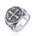 Anello con croce medaglia San Benedetto in acciaio inossidabile con finitura argento antico - US 10 / Color Acciaio