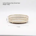 Petit plateau miroir rond vintage doré avec motifs verticaux gravés 17,5cm de diamètre - Rayures Verticales-Petit / Or