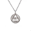 Collier en acier titane argenté avec pendentif œil de la providence sur fond blanc - Mauvais Œil Argent / Argenté