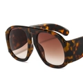 Oversized tortoise shell sunglasses with gradient brown lenses in a trendy flat top design - Leopard Frame Gradient Brown Lens