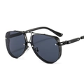 Steampunk pilot sunglasses with black metal frame and decorative floral side shields - Black Frame Gray Lens