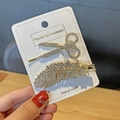 Set di fermagli per capelli dorati con motivi a forbice e piuma e strass lucenti - Set da 2 Pezzi con Strass-Stile A