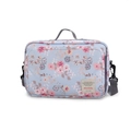 Wasserdichte Kinderwagentasche aus hellblauem Stoff mit rosa und grauen Blumenmustern - Blume