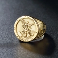 Anello sigillo in acciaio inossidabile dorato con rilievo dell'Arcangelo Michele - US 9 / Oro