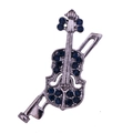 Detalle de broche de violín plateado con brillantes diamantes de imitación azules finos - Color gunmetal