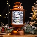 Lanterna natalizia in bronzo da 40cm con famiglia di pupazzi di neve e luci calde - Stile Lampada a Cherosene - Bronzo
