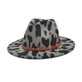 Cappello fedora in lana con stampa mucca e cinturino in pelle con borchie - M (56-58cm) / Grigio (Stampa Mucca)