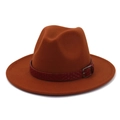 Detail eines burnt orange Fedora-Hutes mit rotem Webband und Metall-Verstellschnalle - 58cm / Rostrot