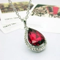 Elegante collana in argento con pendente in cristallo rosso a pera e zirconi bianchi - Collana Singola / Rosso