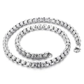 Collana con maglie quadrate in acciaio inossidabile argento con chiusura a moschettone su bianco - Collana Singola / Argento