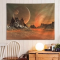 Dettaglio di un arazzo 3D luna e spazio su parete in legno con calda luce d'atmosfera - 150x130cm / Stile 2