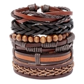 Set de cuatro pulseras vintage de cuero marrón y negro con cuentas de madera en fondo blanco - Juego de 6 Piezas