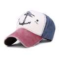 Gorra retro de algodón en beige y rojo con estampado de ancla y visera de efecto gastado - Ala Granate & Azul Marino