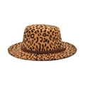 Cappello in lana leopardato a corona piatta con tesa larga e cinturino intrecciato - M (56-58cm) / Cachi