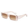 Quadratische Sonnenbrille in Rosa mit braunen Verlaufsgläsern für Damen - Champagnerfarbener Rahmen / Teebraune Gläser