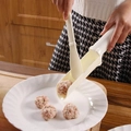 Formatore per polpette manuale bianco con stampo a cucchiaio e spatola da cucina - Plastica / Set per polpette in plastica