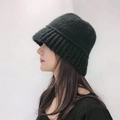 Sombrero de pescador de punto grueso gris oscuro para mujer con protección para oídos - Talla única / Negro