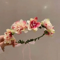 Corona nuziale fatta a mano con fiori rosa e bianchi e nastri di seta eleganti - Albicocca