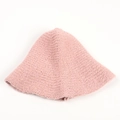 Textura detallada del sombrero de pescador rosa hecho de suave tejido de felpa - M (56-58cm) / Rosa