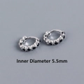 S925 Sterling Silber Creolen mit schwarzen Zirkonsteinen und 5,5 mm Innendurchmesser - 5.5mm Platinfarbe Schwarzer Zirkonia