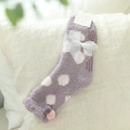 Calze da notte in pile corallo viola a pois con pompon rosa e suola antiscivolo - Taglia unica / Viola Chiaro