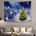 Weihnachtswandteppich mit Tannenbaum und Schneewald über einem gemütlichen grauen Sofa - 150x130cm / Weihnachtsbaum Schneenacht
