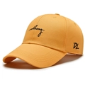 Gorra de béisbol de algodón amarillo jengibre con bordado cursivo negro de moda - Ajustable / Amarillo